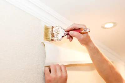 Pose de papier peint à Areines — revêtements muraux et toiles de verre